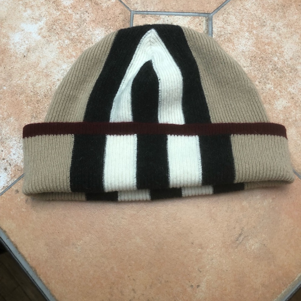Burberry cashmere beanie
